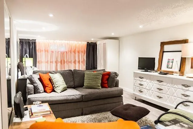 L'Adresse Botanique Apartment Montreal